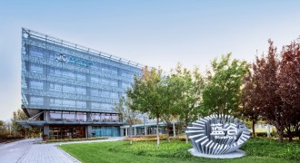 极狐高阶智能驾驶引关注 北汽蓝谷高端智能化转型提速