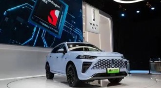城市高阶智驾争夺战全面开启 城市NOH超车“特小华”