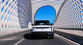 “i”型数字智慧灯组告别千篇一律，iCAR 03超级符号吸睛十足
